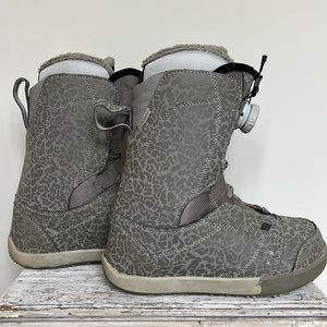 Woman’s size 6 K2 “Haven” Snowboarding boots